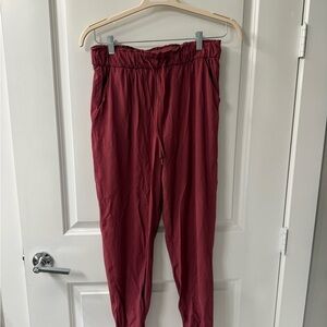 lululemon Women's Joggers in Burgundy Red